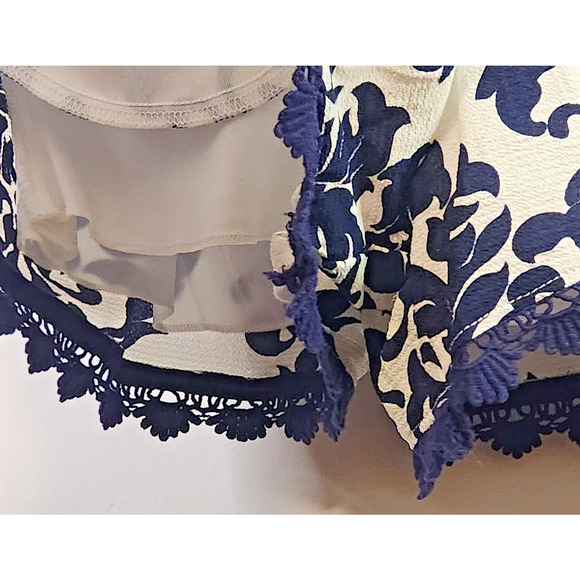 Premier Amour Romper Camisole Top Shorts Suit Lined White Blue Floral Women's 8 - Picture 3 of 5